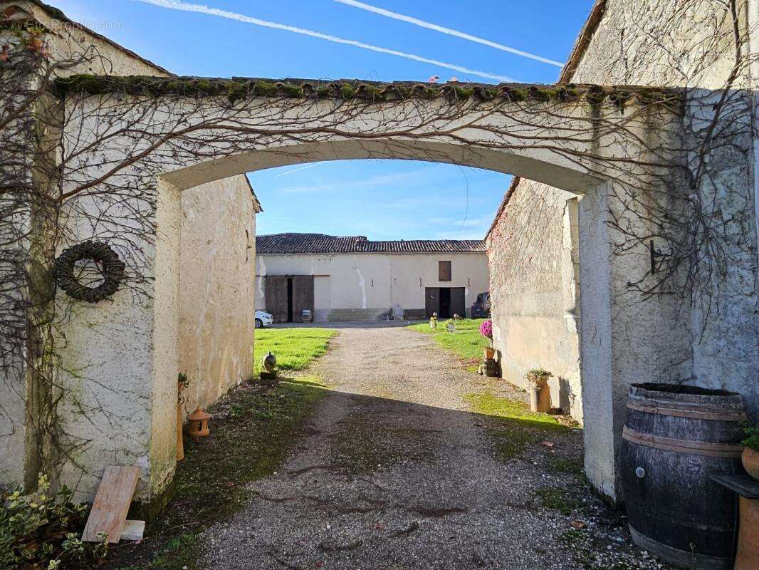 Maison à PINEUILH