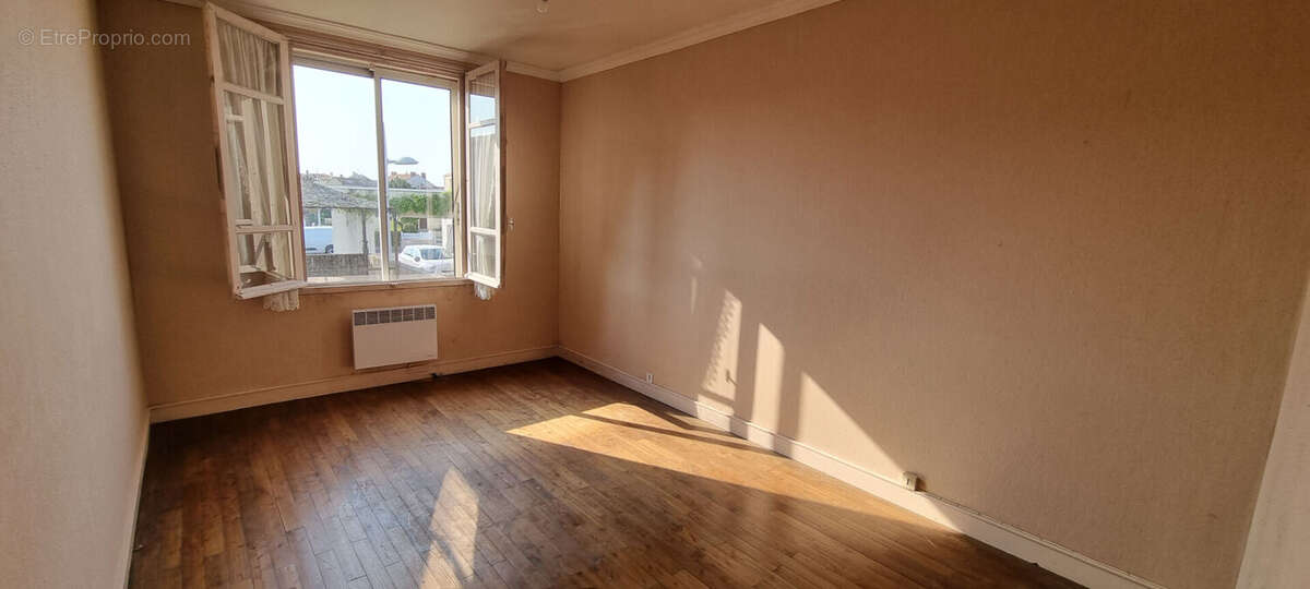 Maison à SAINT-DENIS-LA-CHEVASSE