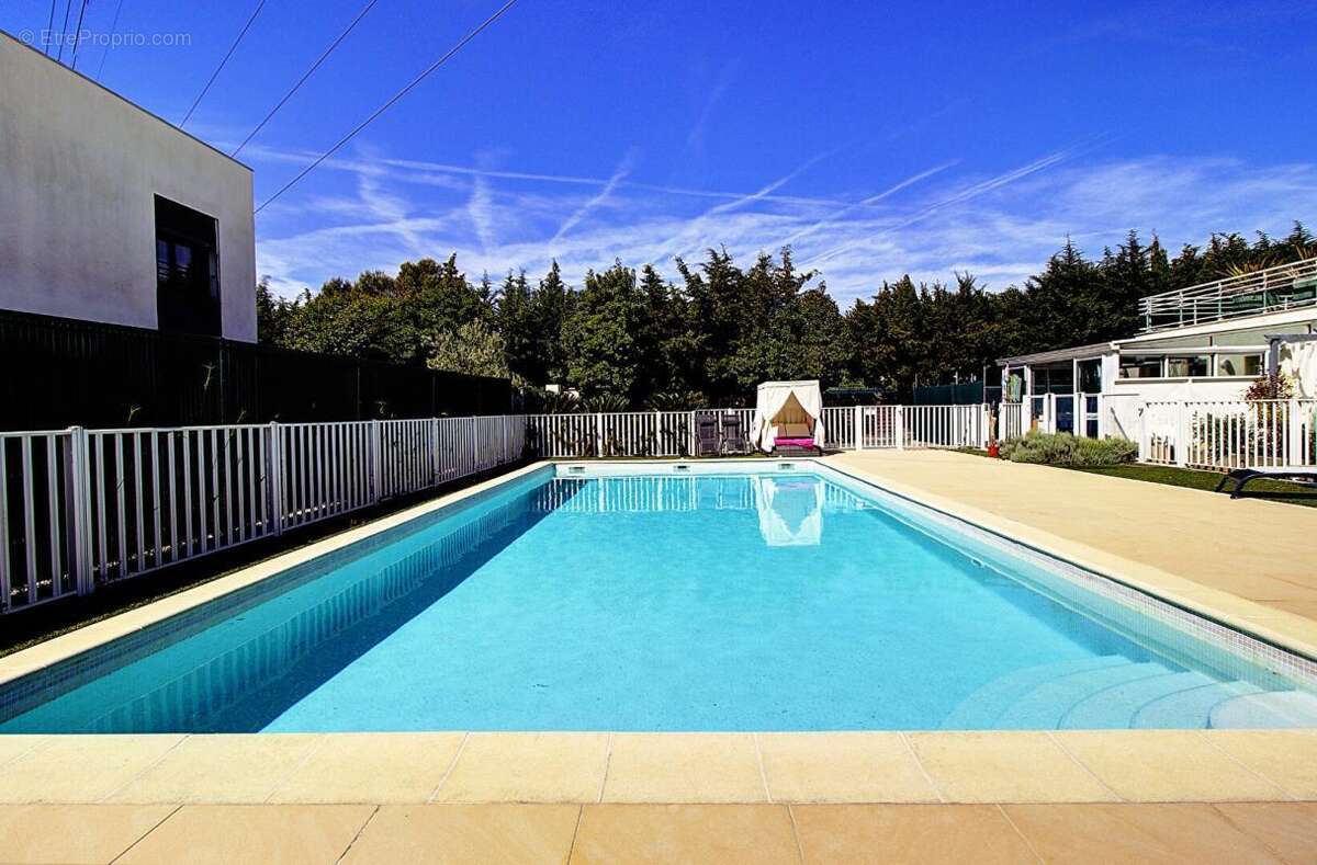Appartement à MOUGINS