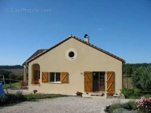 Maison à CASTELNAU-MONTRATIER