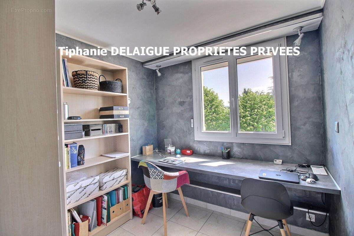 Appartement à SAINT-PRIEST-EN-JAREZ