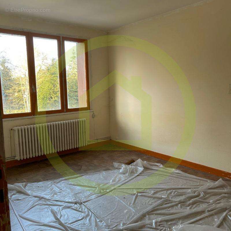 Appartement à LA FERTE-GAUCHER