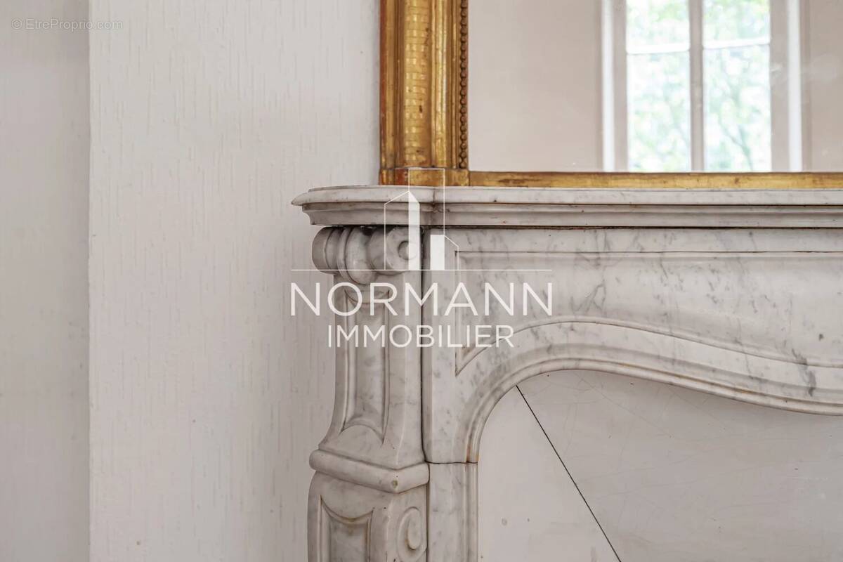 Appartement à NEUILLY-SUR-SEINE