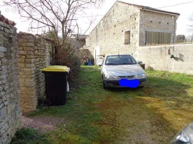 Maison à LONGRE