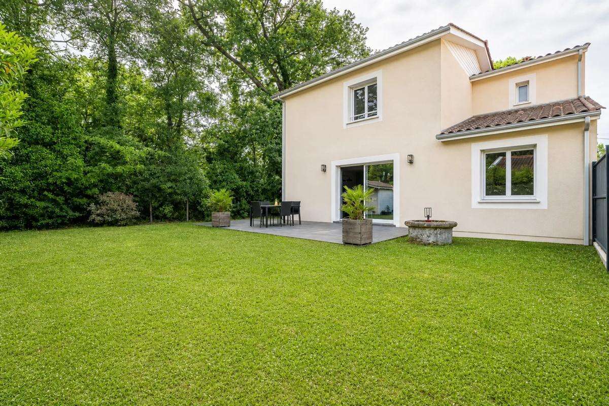 Maison spacieuse avec jardin et parkings à Pessac - photo 10