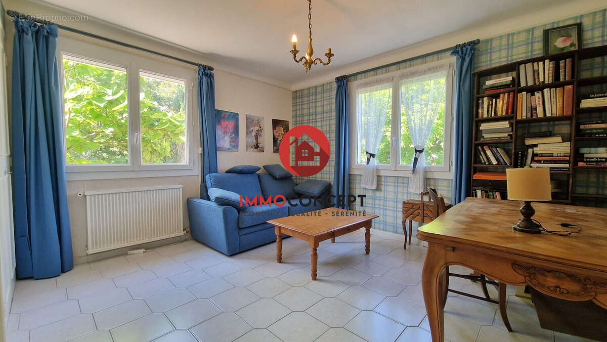 Maison à BAGNOLS-SUR-CEZE