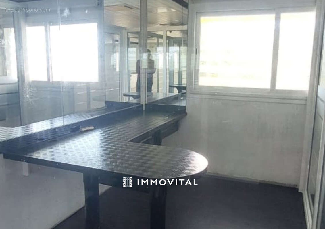 Commerce à LE MOULE