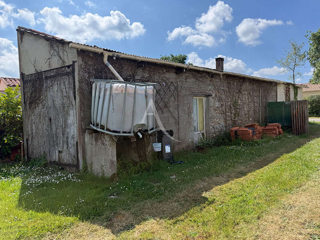 Maison à SAINT-AVAUGOURD-DES-LANDES