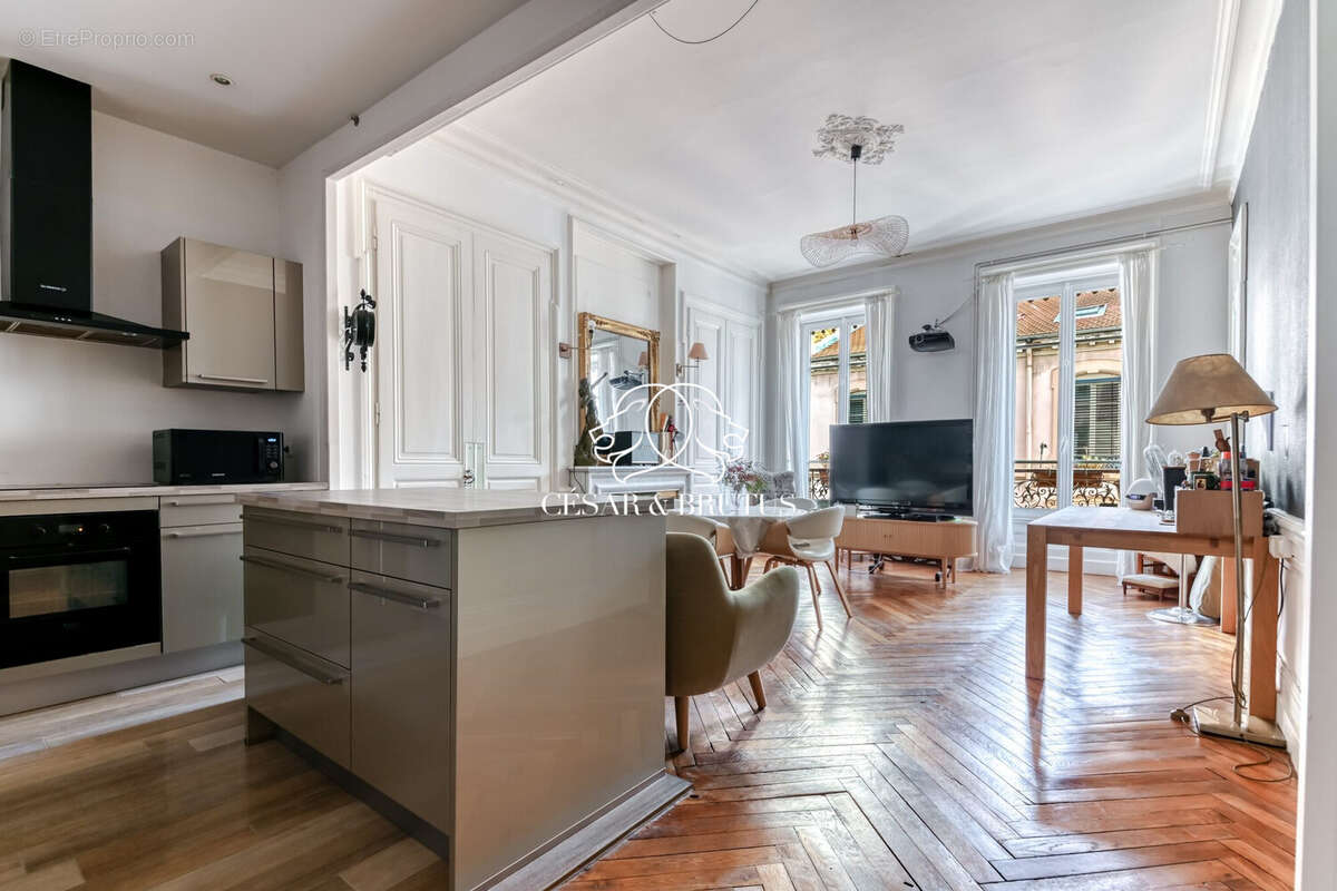 Appartement à LYON-6E
