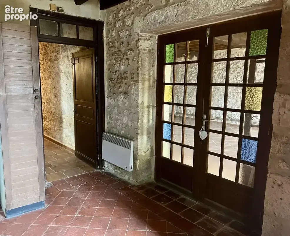 Ancienne ferme en pierre au calme – 145 m² habitables et beau potentiel - photo 5