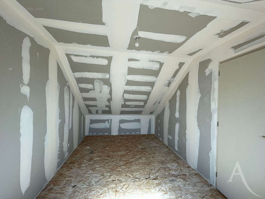 Maison à LIMETZ-VILLEZ