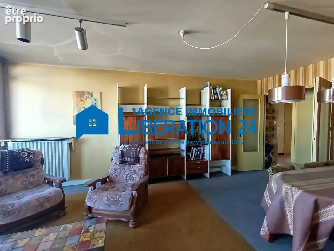 T5 de 107m² à Rénover avec balcon et Garage - photo 4