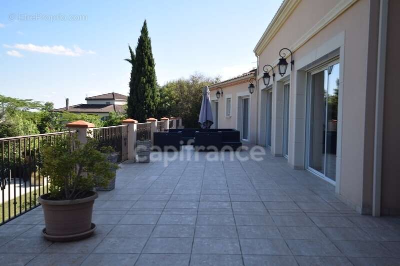 Propriété au calme - 5 chambres - T3 attenant - garage XXL - piscine - à MARMANDE (47) - photo 2