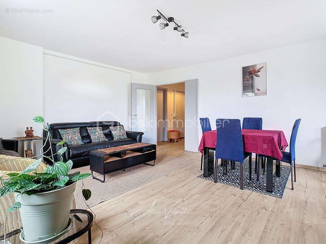 Appartement à TORCY