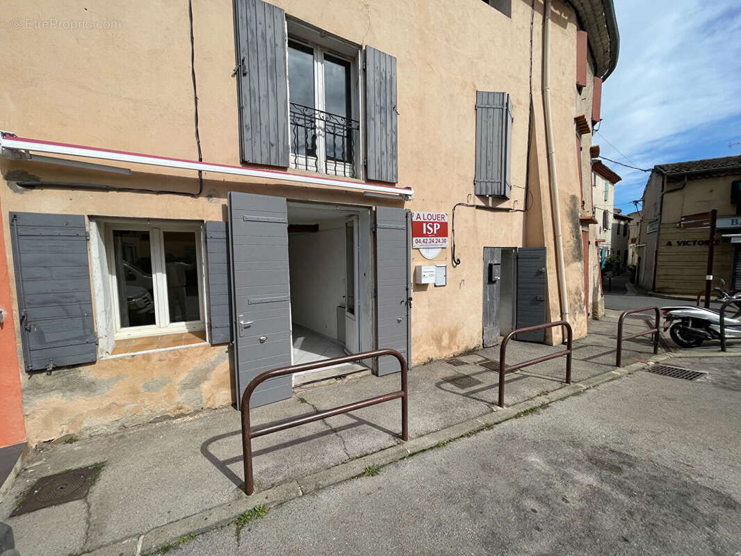 Les Milles - Appartement en RDC de type 2 - 55m² - photo 4