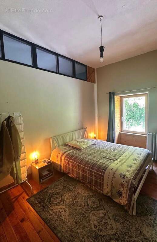 Maison 135 m² à Saint-Floret  - photo 2