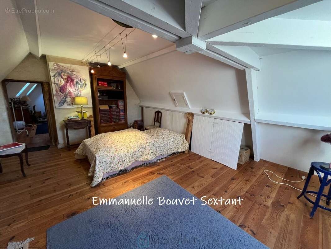 Maison à LIORAC-SUR-LOUYRE