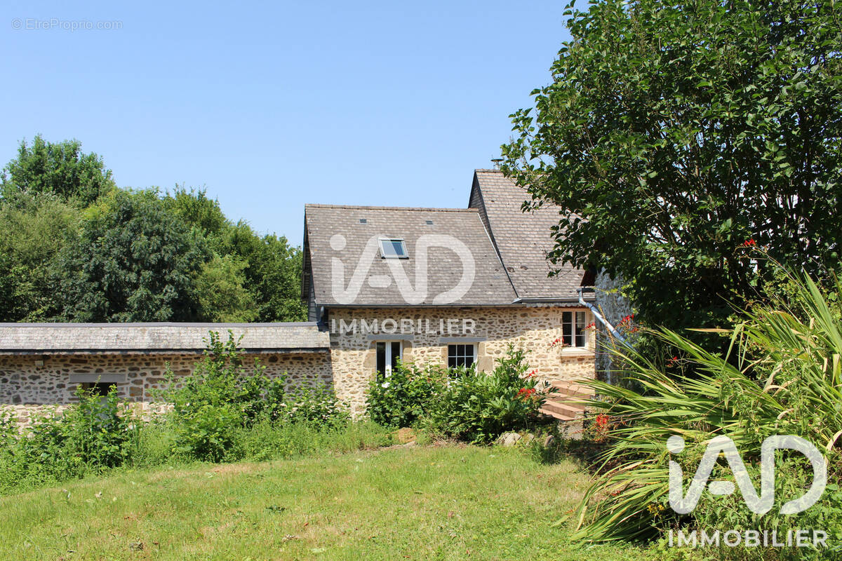 Photo 1 - Maison à SAINT-THOMAS-DE-COURCERIERS