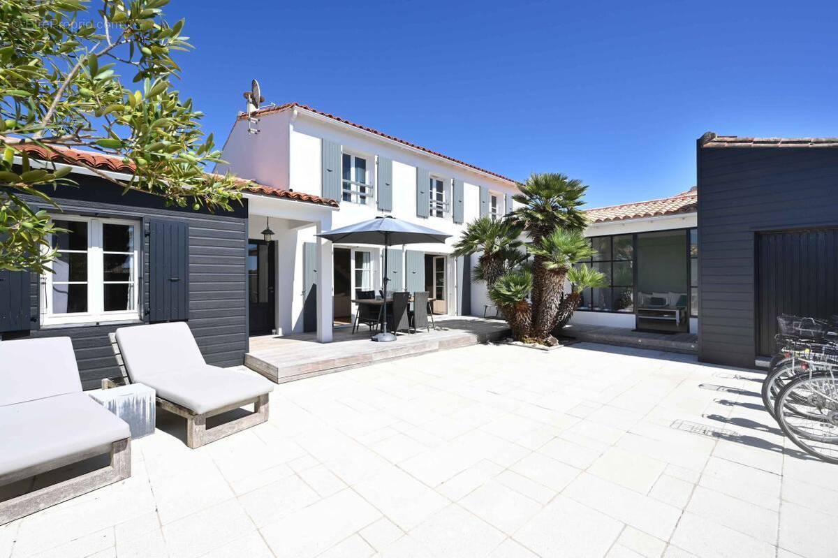 Maison à SAINT-CLEMENT-DES-BALEINES