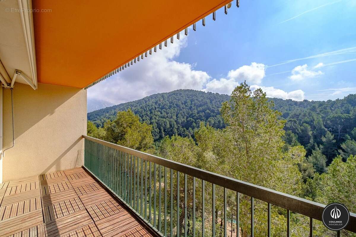 Appartement à MARSEILLE-9E