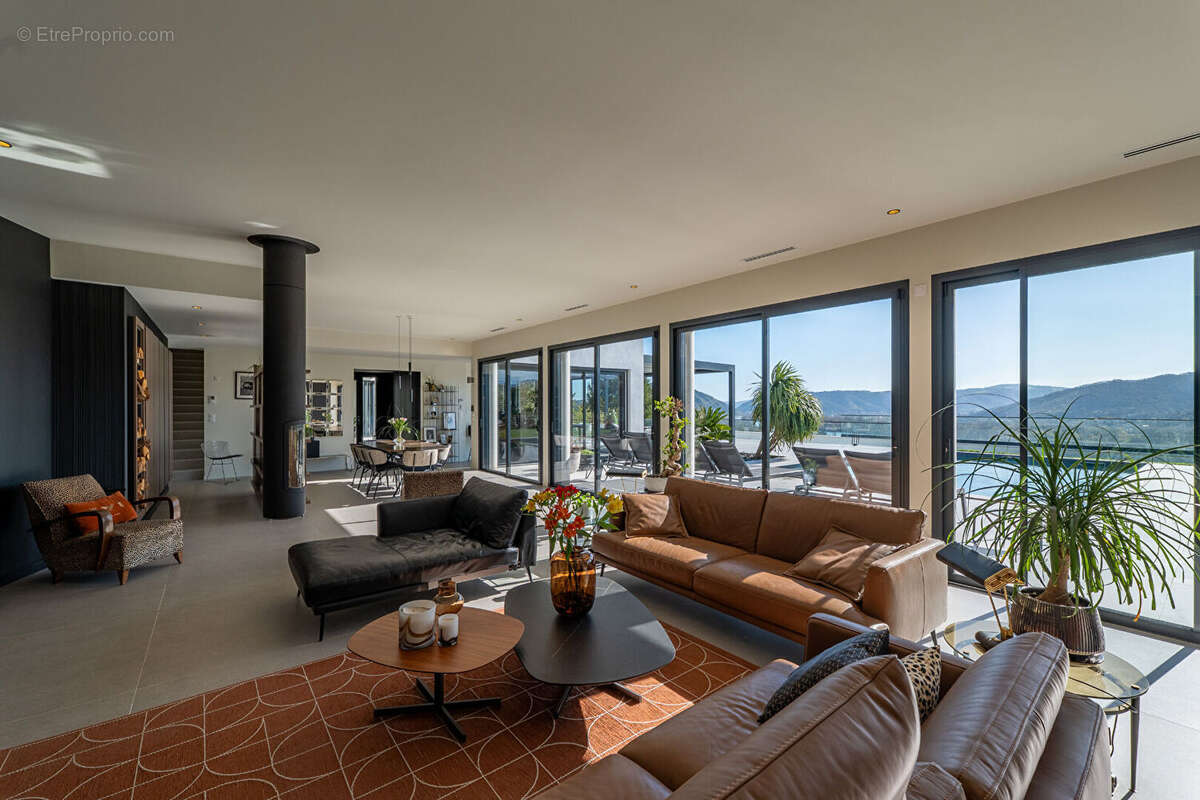 VILLA CONTEMPORAINE  DE  PRESTIGE : 256m² sur  parcelle 913m²  - Panorama exceptionnel sur la Vallée du Rhône - photo 5