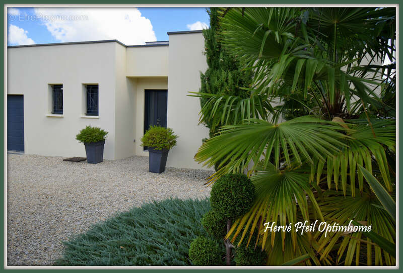 Maison à SAINT-SIMEON-DE-BRESSIEUX