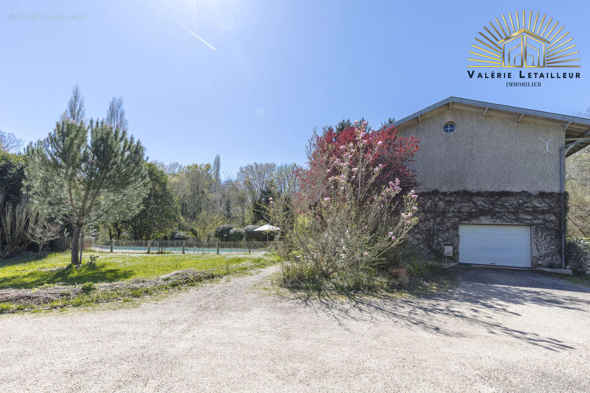 Maison à FARGUES-SAINT-HILAIRE
