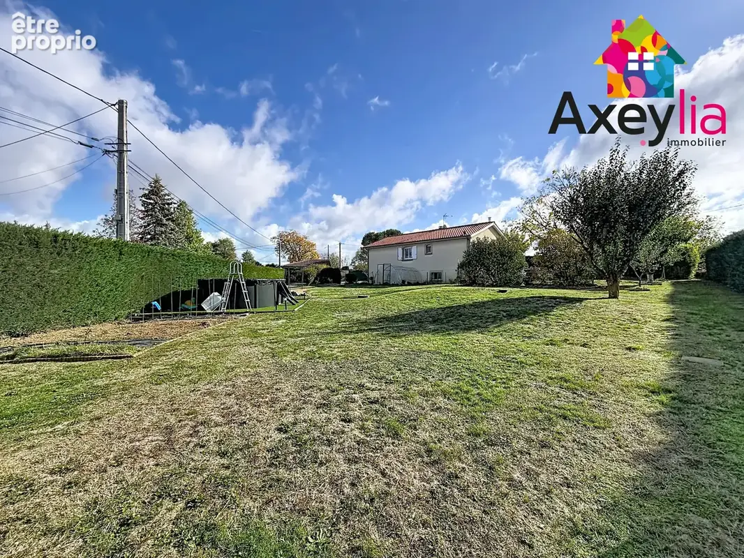 A vendre - virigneux - maison familiale de plain-pied avec sous-sol aménagé, grand terrain arboré et piscine h - photo 11