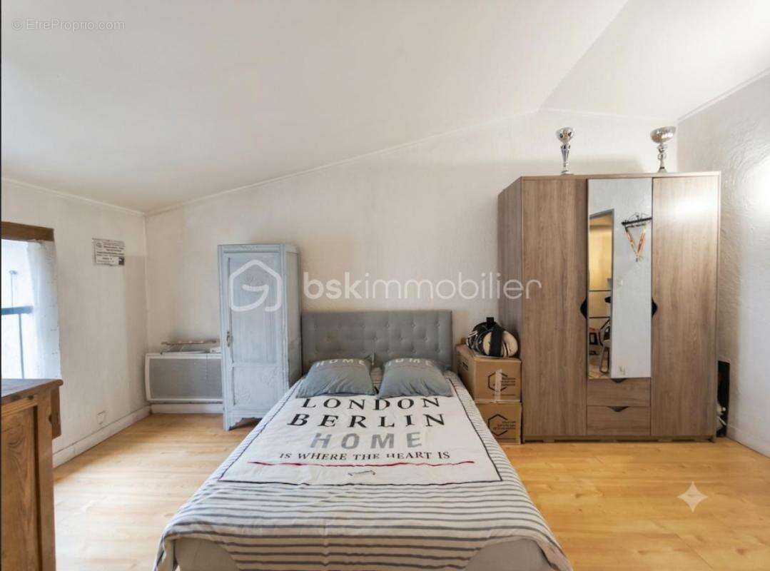 Maison de ville 175 m² avec jardin et garage : 1 appt T4 133 m² et un studio de 33 m² - photo 8