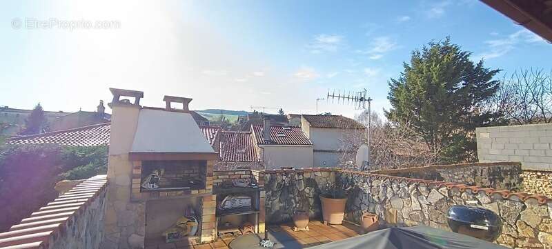 Maison à SAUVAGNAT-SAINTE-MARTHE