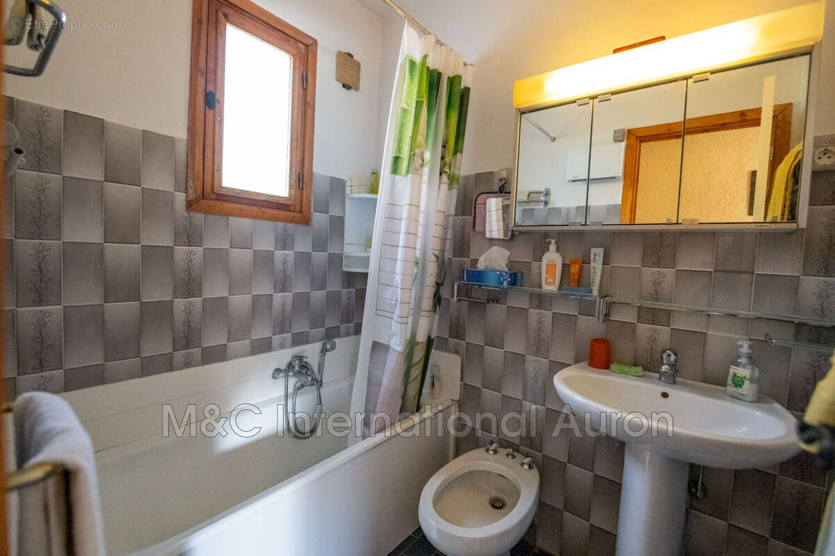 Appartement à SAINT-ETIENNE-DE-TINEE