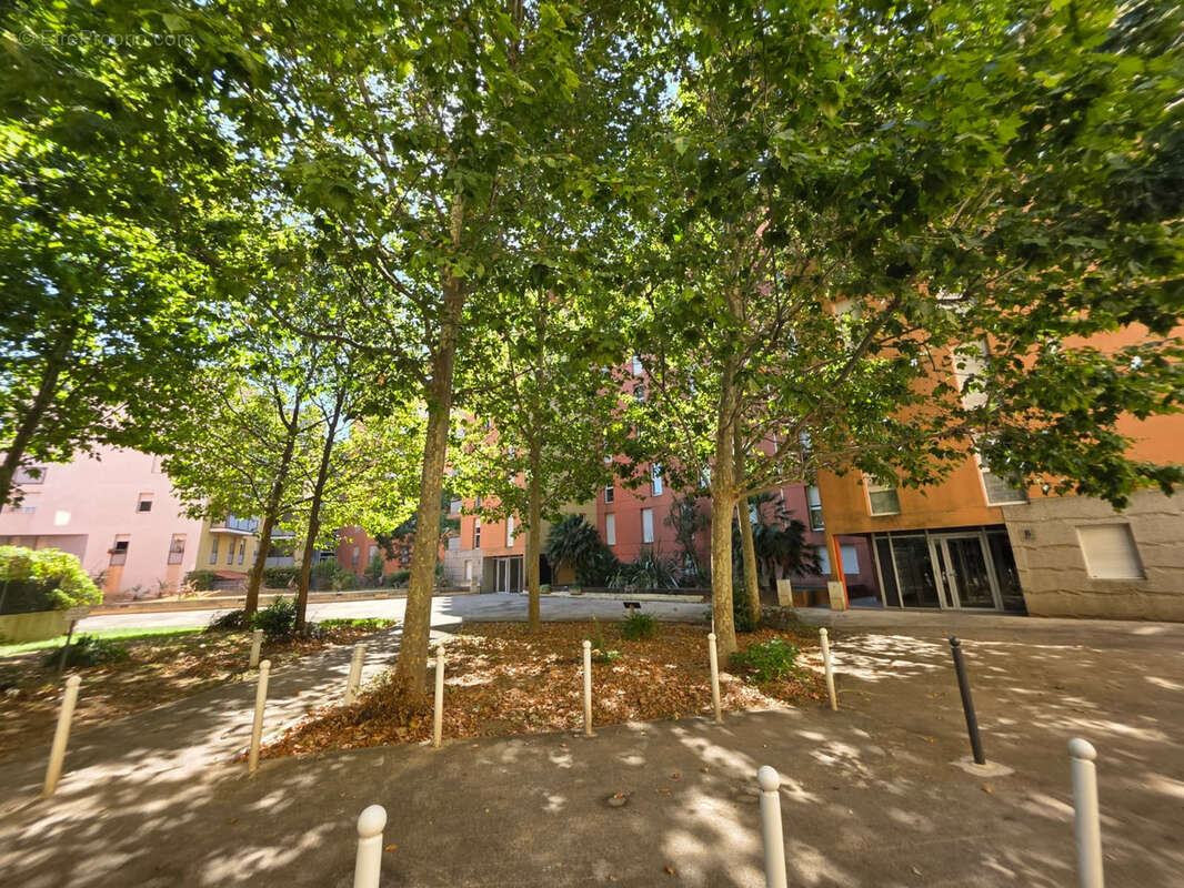 T2 avec Terrasse & Garage - PORT MARIANNE - photo 6