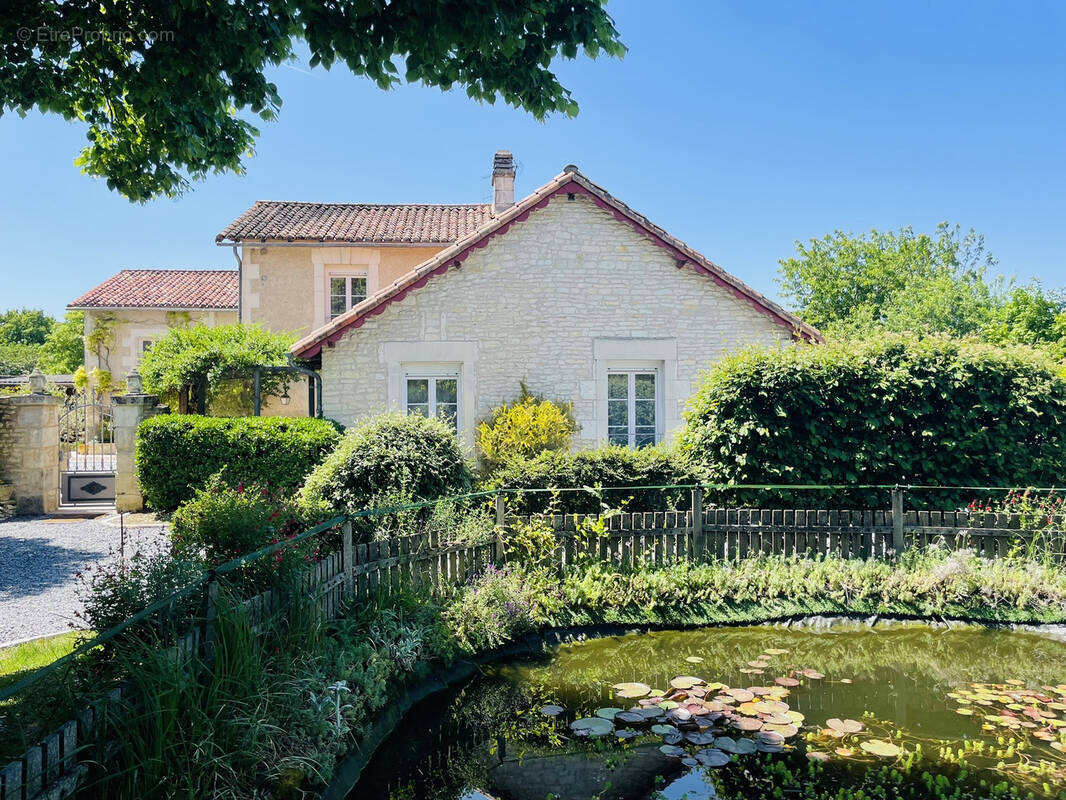 Maison à AVANTON