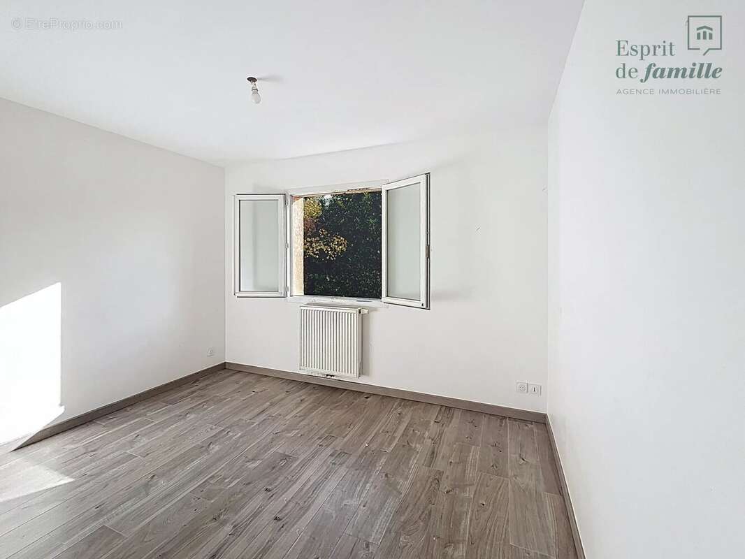 MEYZIEU, Au calme, agréable maison familiale de 105 m², - photo 9