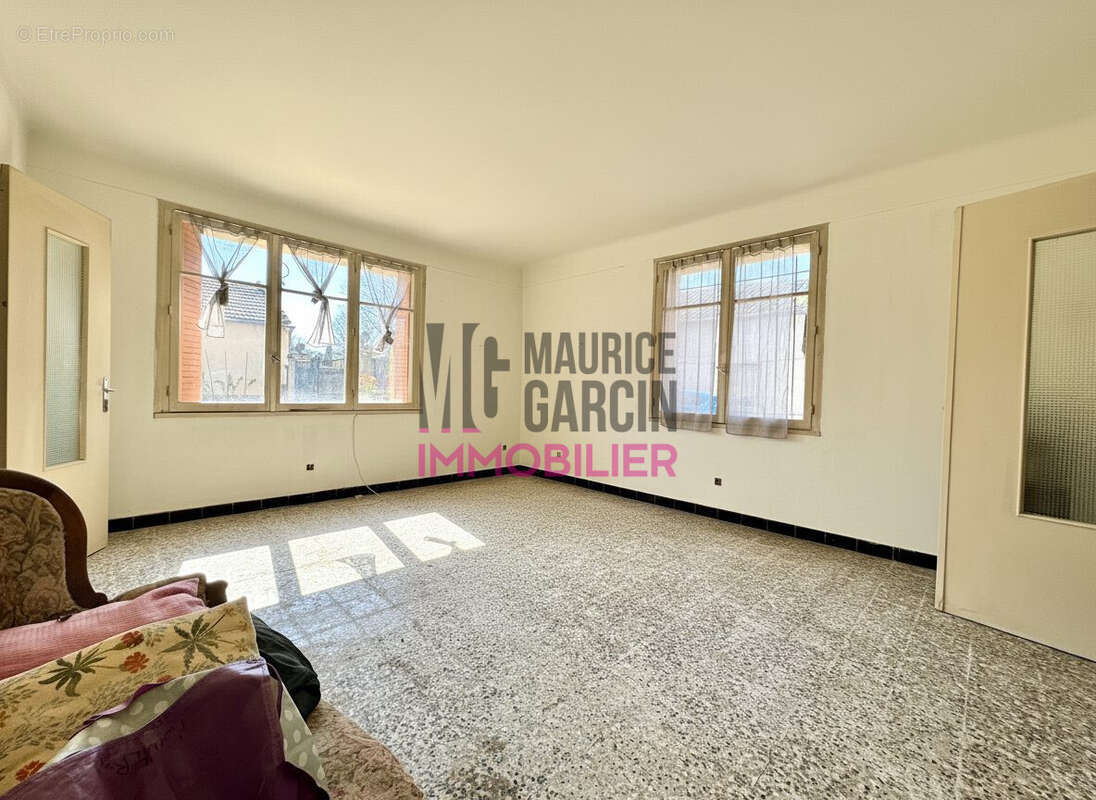 Appartement à PERNES-LES-FONTAINES
