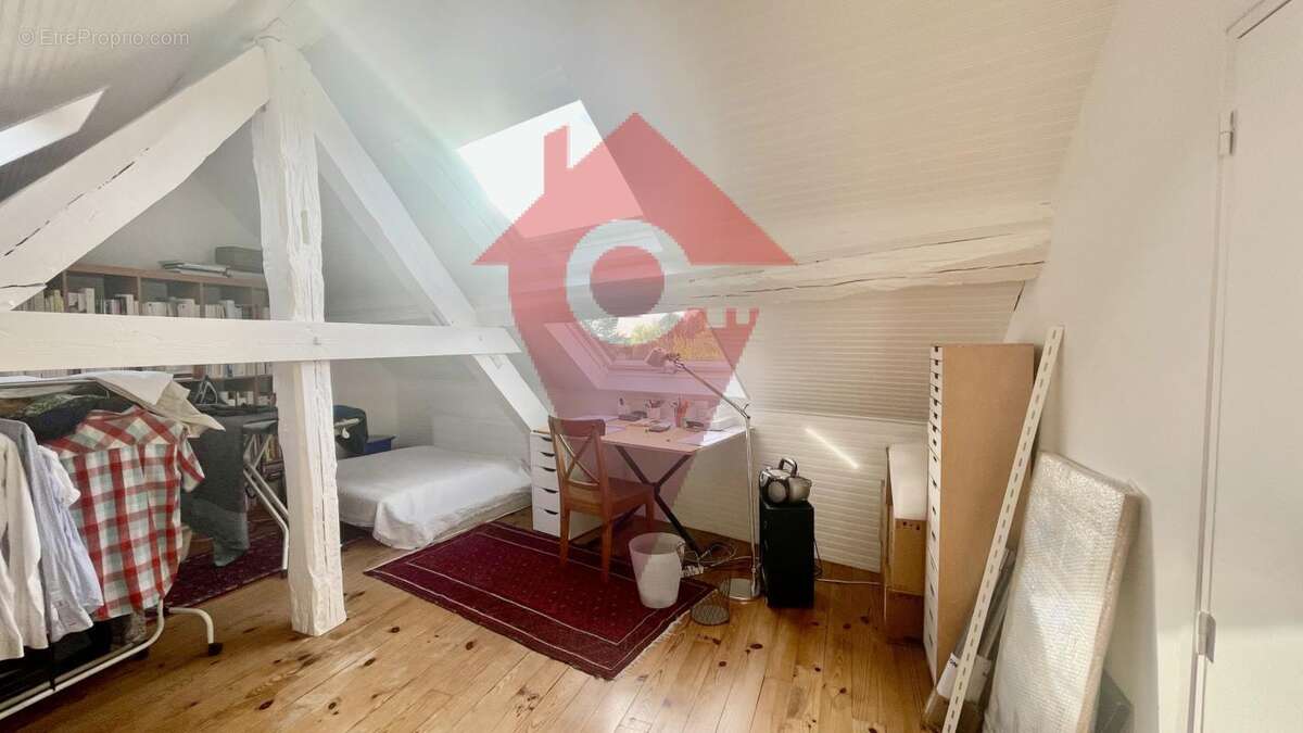 Maison à CRESPIERES