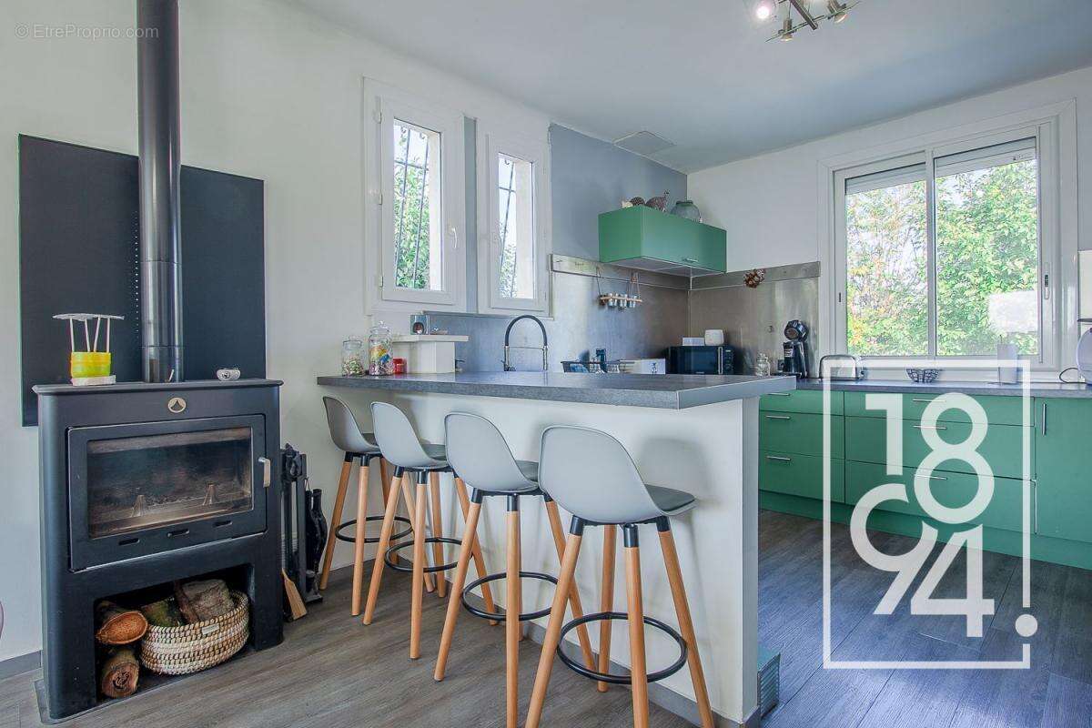 Appartement à PELISSANNE