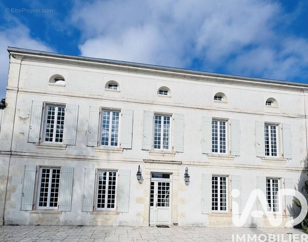 Photo 1 - Maison à CRAZANNES