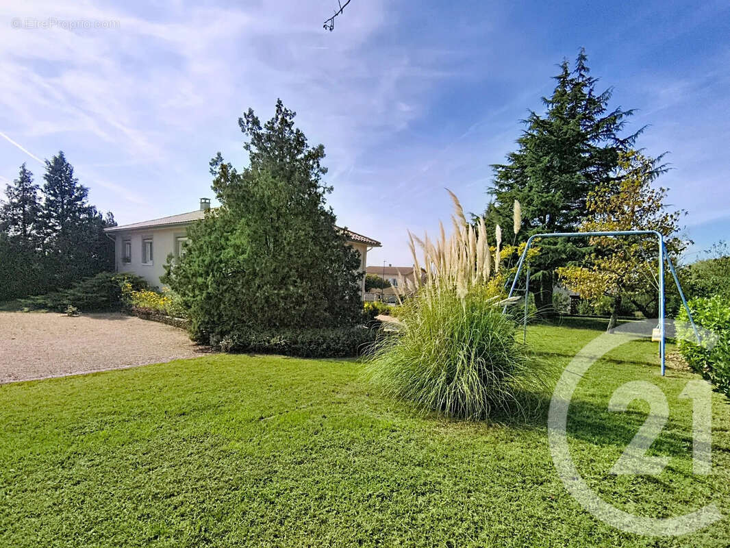 Maison à REVENTIN-VAUGRIS