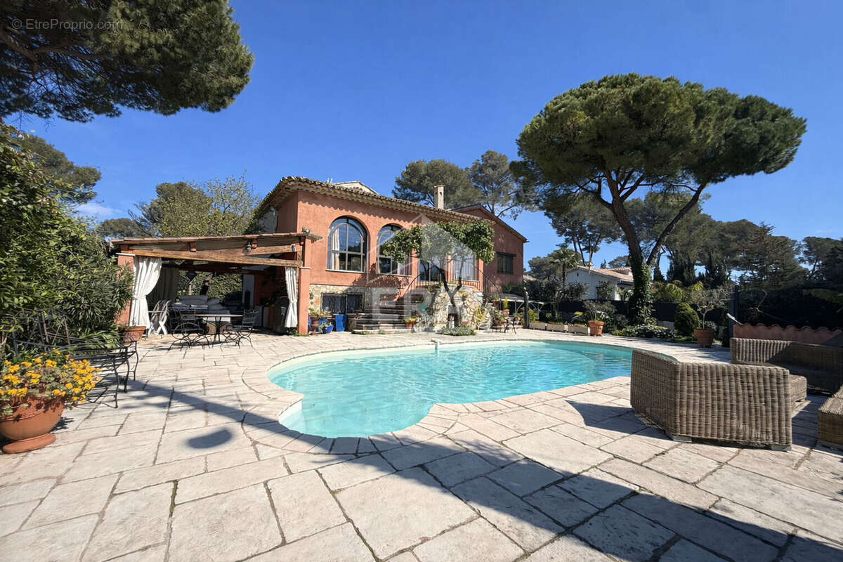 Maison à MOUGINS