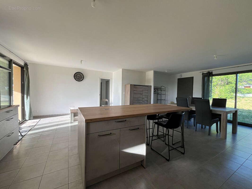 Maison à CUBJAC
