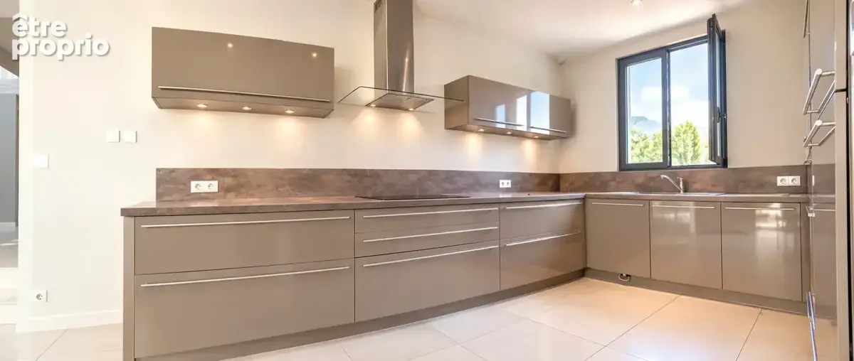 Maison de village (5 pièces + T2 indépendant) – Roybon - photo 7