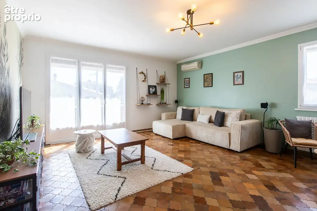 Une maison rénovée avec 6 chambres & 50 m² de garage - photo 3