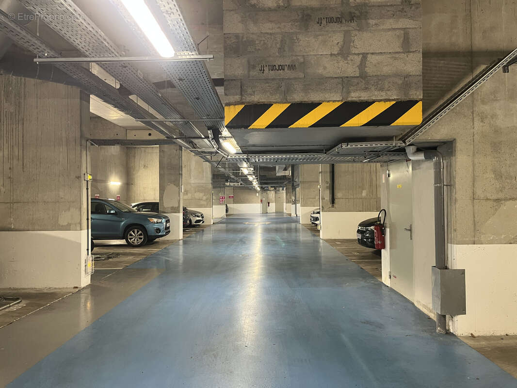 Parking à BAGNOLET