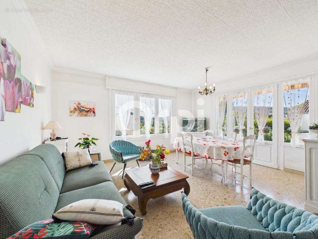 Maison à MANDELIEU-LA-NAPOULE