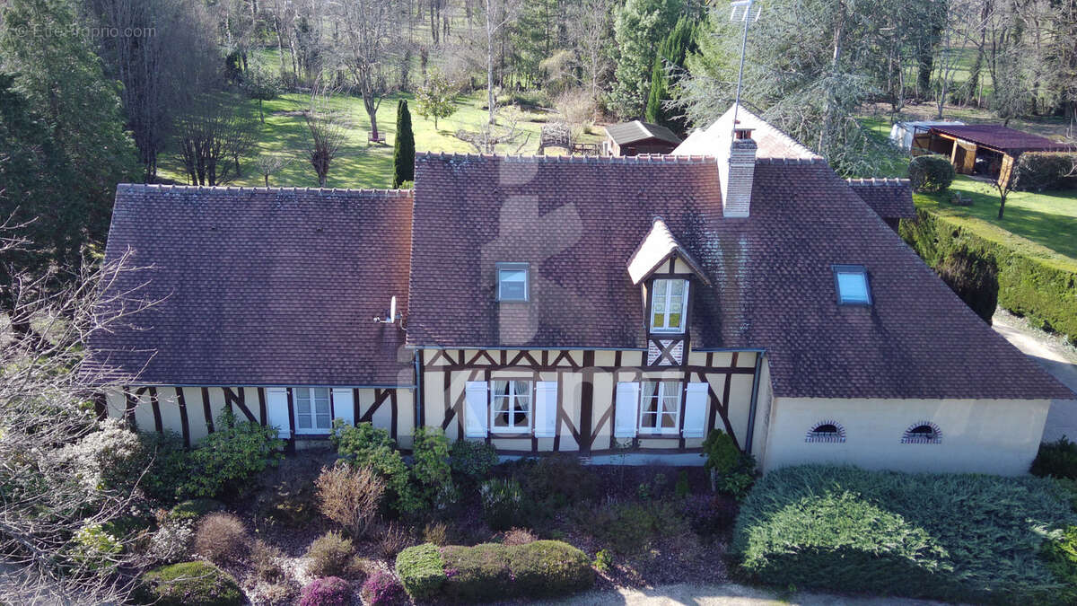 Maison à CHAUMONT-SUR-THARONNE