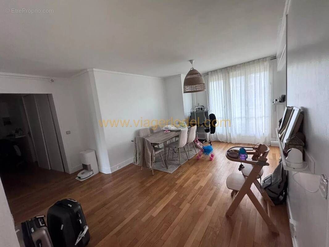 Appartement à SAINT-MAUR-DES-FOSSES