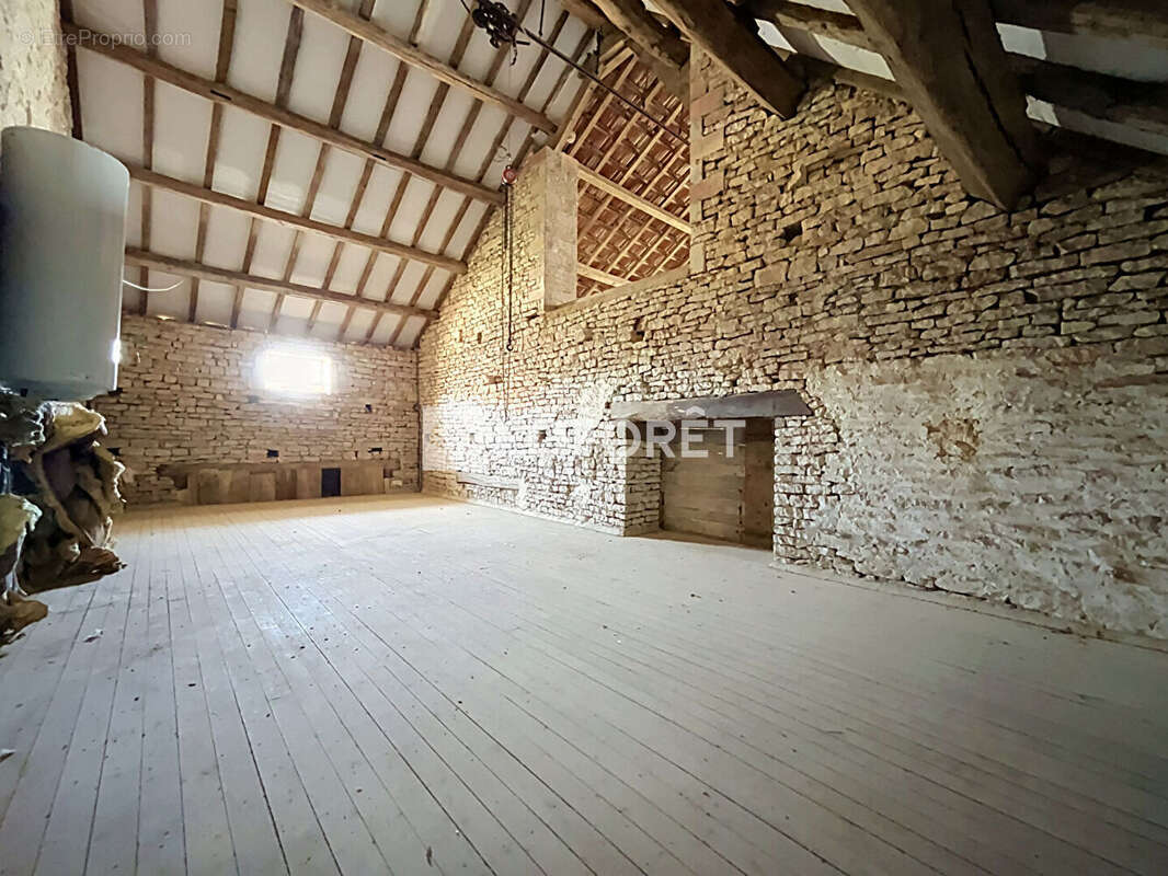 Maison à LEFFONDS