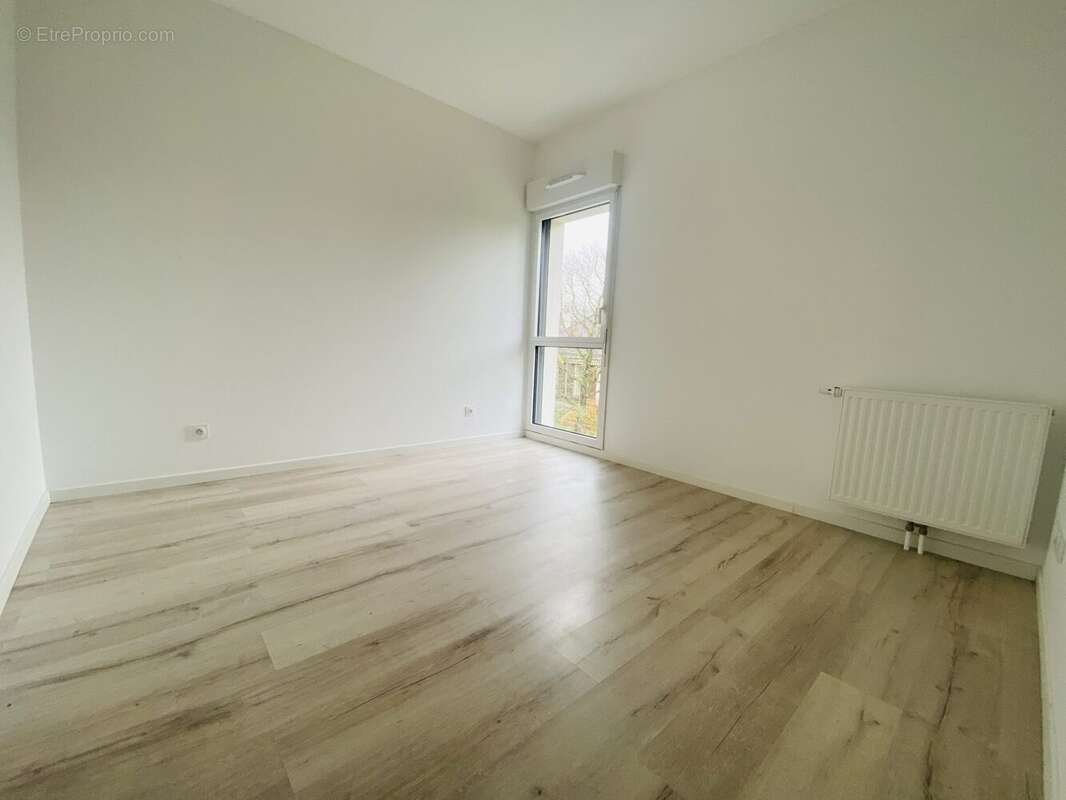 Appartement à LA VILLE-AUX-DAMES