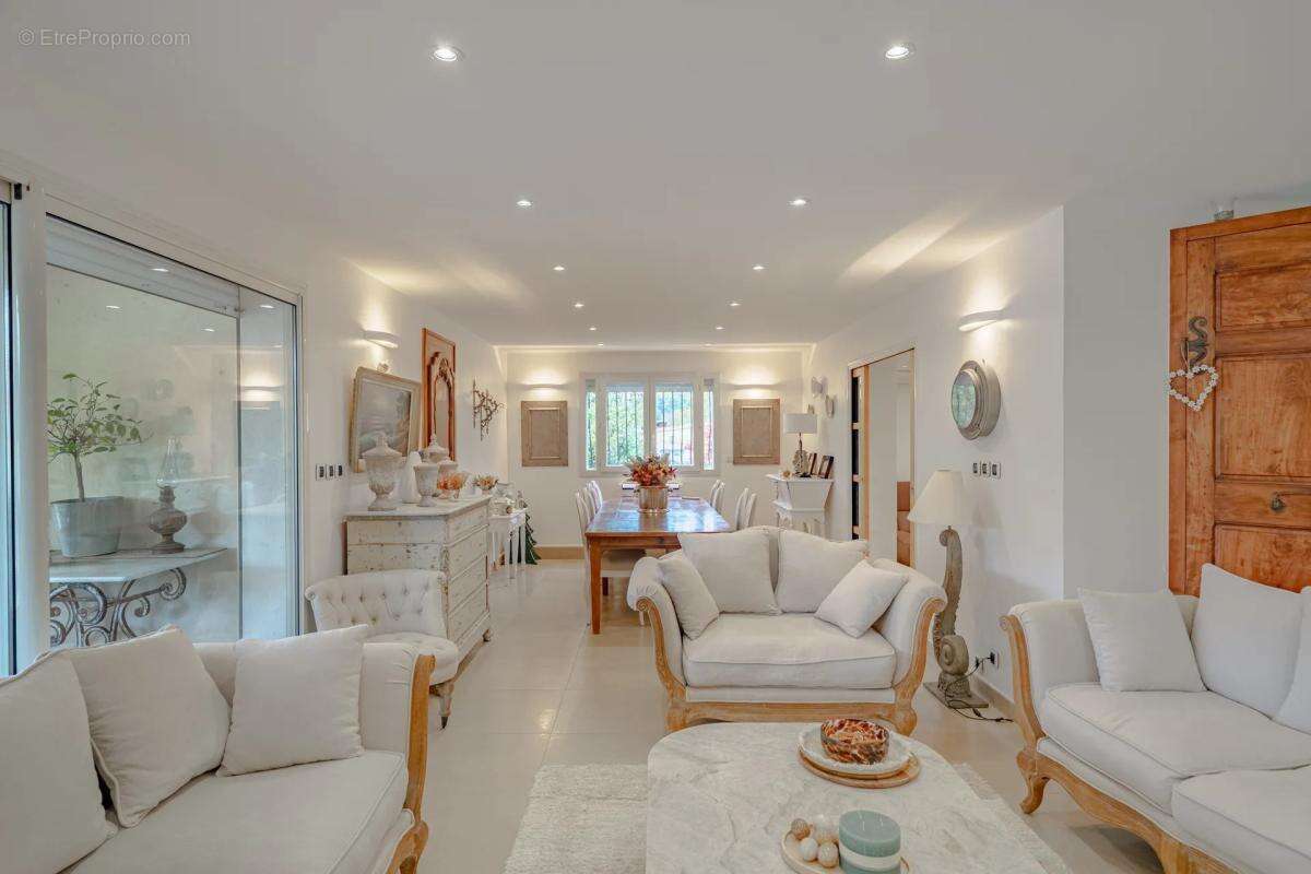 Maison à SAINT-VICTORET